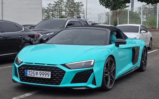 한국법원경매중고차 R8 (4S) 5.2 V10 퍼포먼스 스파이더 매물 사진 18 - 2022/04 25,941km